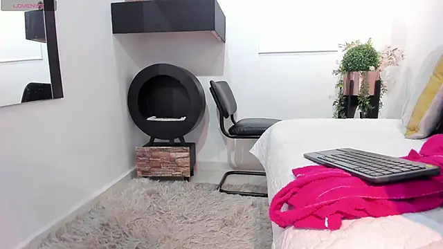 Snapshot of Miranda_doll_ chatting on March 12, 12:15 pm Miranda doll online show from March 12, 12:15 pm