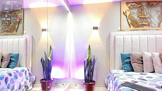 Snapshot of Miranda_doll_ chatting on October 20, 12:27 pm Miranda doll online show from October 20, 12:27 pm