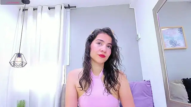 Snapshot of Miranda_doll_ chatting on December 15, 12:20 pm Miranda doll online show from December 15, 12:20 pm