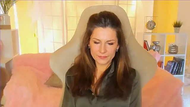 April o Nill online show from January 16, 12:09 pm