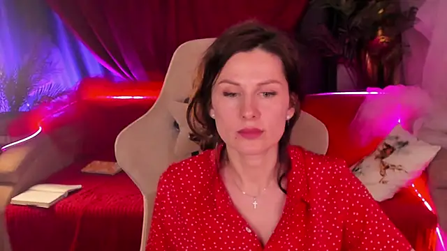 April o Nill online show from February 26, 5:45 pm