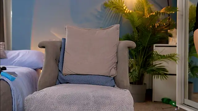  keeti  online show from March 8, 8:44 am