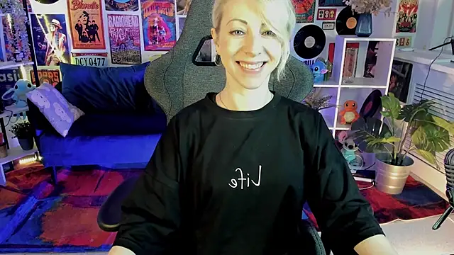 LylithSkye online show from January 15, 10:38 am