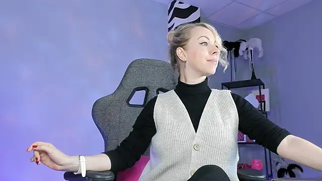 LylithSkye online show from January 17, 11:26 am