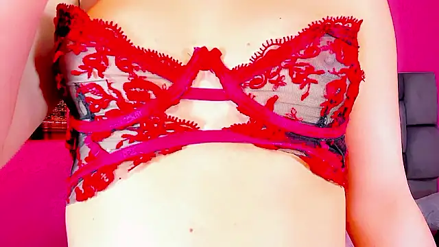 Snapshot of Saamanthaa11 chatting on February 25, 4:55 am Saamanthaa11 online show from February 25, 4:55 am