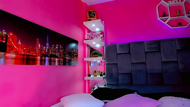 Saamanthaa11 online show from April 7, 5:19 am