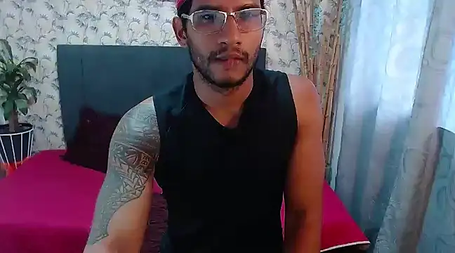 sweet-blowork online show from December 6, 9:46 pm