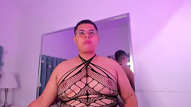 Snapshot of Tom_Silver__ chatting on December 1, 4:51 pm Tom Silver online show from December 1, 4:51 pm