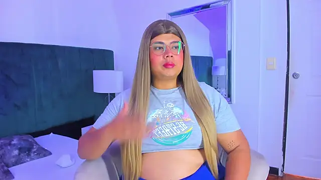 Snapshot of Tom_Silver__ chatting on February 5, 6:37 pm Tom Silver online show from February 5, 6:37 pm