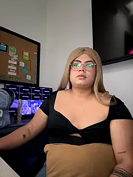 Tom Silver   online show from November 12, 10:09 pm