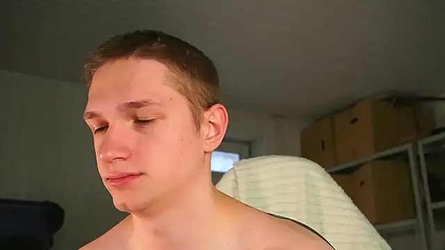 dustyn fox online show from April 15, 5:47 am