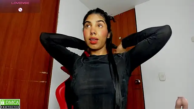 jasmine bunny  online show from April 4, 9:56 pm