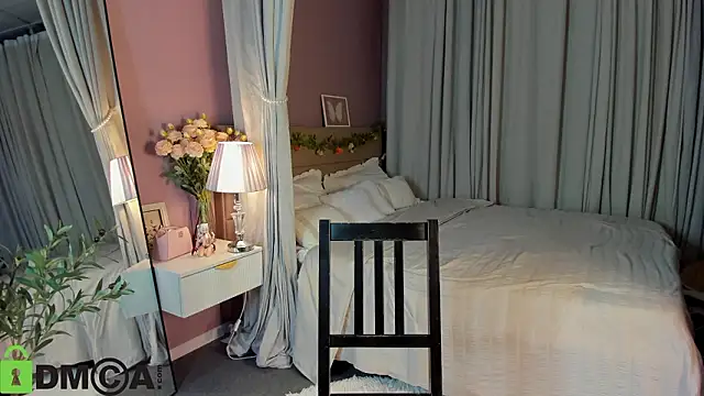 Dearly Emily online show from February 13, 5:20 pm