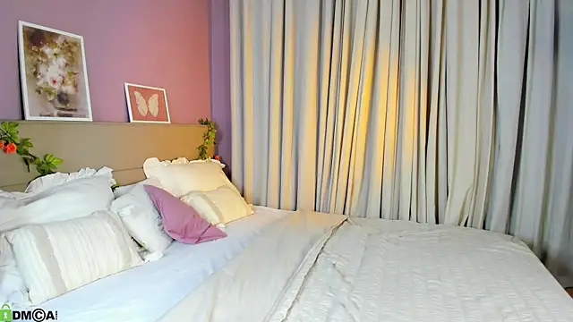 Snapshot of Dearly_Emily chatting on June 24, 5:23 pm Dearly Emily online show from June 24, 5:23 pm