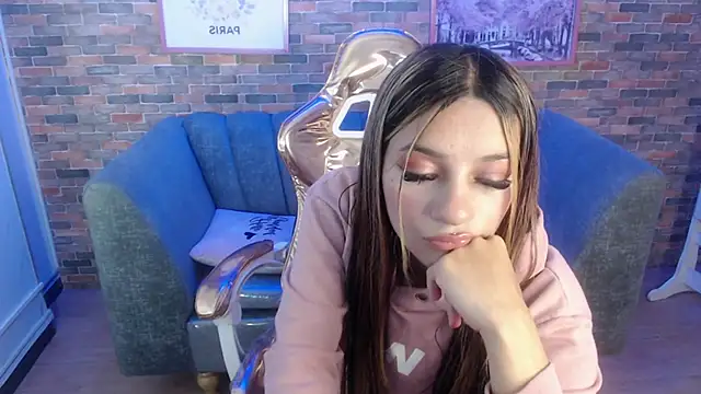 Snapshot of Laurita_b chatting on January 21, 10:51 pm Laurita b online show from January 21, 10:51 pm