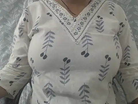 Snapshot of cute-priy chatting on June 13, 5:16 am cute-priy online show from June 13, 5:16 am