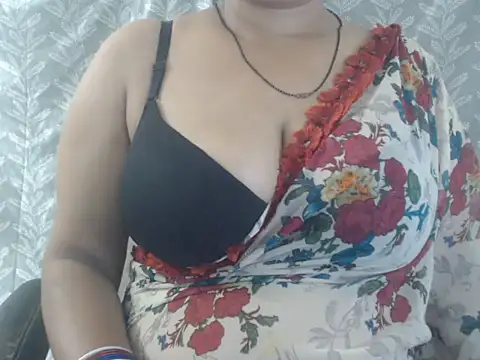 Snapshot of cute-priy chatting on July 2, 4:29 am cute-priy online show from July 2, 4:29 am