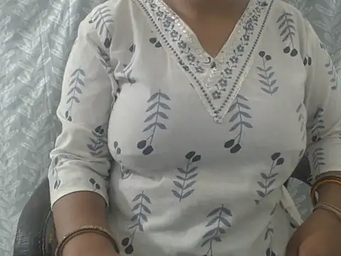 Snapshot of cute-priy chatting on July 12, 3:08 am cute-priy online show from July 12, 3:08 am