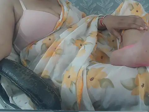Snapshot of cute-priy chatting on July 28, 11:17 am cute-priy online show from July 28, 11:17 am