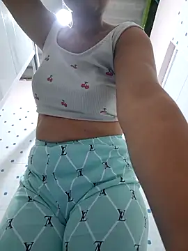 sexy-latin10 online show from September 26, 10:30 am