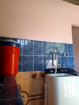 sexy-latin10 online show from October 24, 8:38 pm