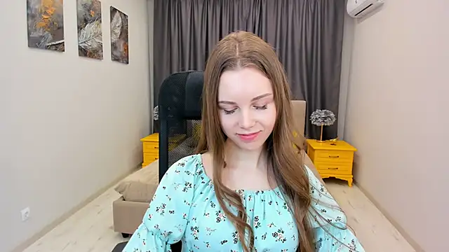 MileyWings online show from March 8, 4:23 am