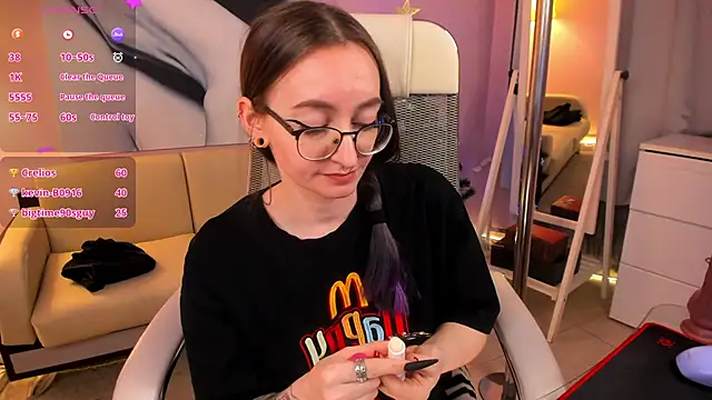 Snapshot of ShiroHeby chatting on January 13, 7:42 pm ShiroHeby online show from January 13, 7:42 pm