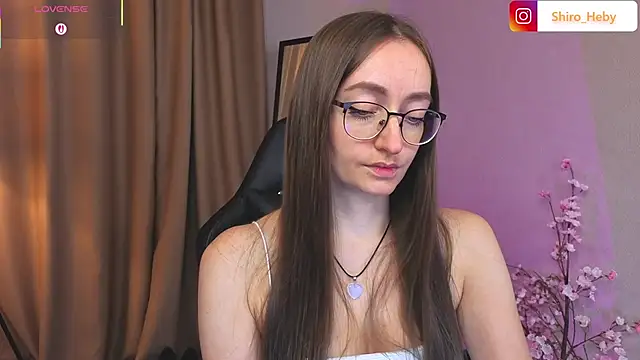 Snapshot of ShiroHeby chatting on October 19, 11:55 am ShiroHeby online show from October 19, 11:55 am