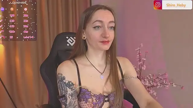 Snapshot of ShiroHeby chatting on December 18, 1:17 pm ShiroHeby online show from December 18, 1:17 pm