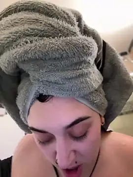 ThicBunz online show from November 16, 3:12 am