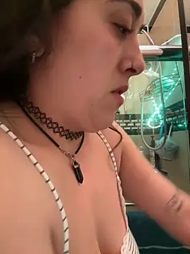 ThicBunz online show from May 28, 4:54 am