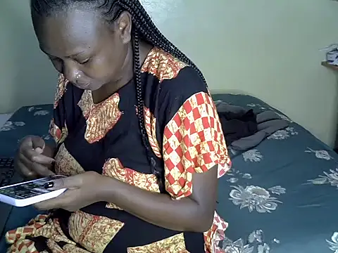 Snapshot of Sexiebony12 chatting on March 18, 8:23 pm Sexiebony12 online show from March 18, 8:23 pm