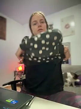 Piinkpandora online show from March 22, 7:50 pm