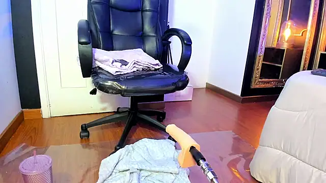 JeyLee online show from February 6, 12:05 pm