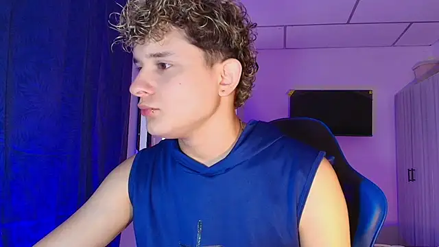 Snapshot of Nathan_Bluee chatting on July 19, 4:33 pm Nathan Bluee online show from July 19, 4:33 pm