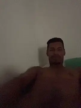 Snapshot of mike_xxl chatting on April 5, 12:35 pm mike xxl online show from April 5, 12:35 pm