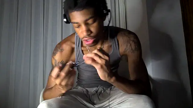 Skinnyblackman online show from September 10, 5:51 am