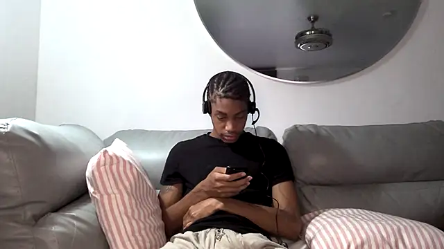 Skinnyblackman online show from October 7, 10:07 pm