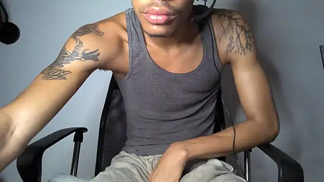 Skinnyblackman online show from July 12, 2:46 am