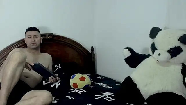 Snapshot of ambar_jacksonn chatting on January 7, 1:02 pm ambar jacksonn online show from January 7, 1:02 pm