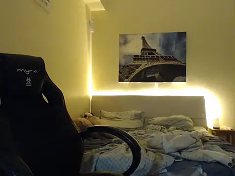 Snapshot of amydamarw chatting on February 4, 5:19 pm amydamarw online show from February 4, 5:19 pm