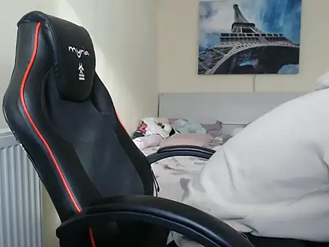 Snapshot of amydamarw chatting on February 10, 12:09 pm amydamarw online show from February 10, 12:09 pm