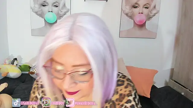 Amberbedoya  online show from December 30, 11:28 pm