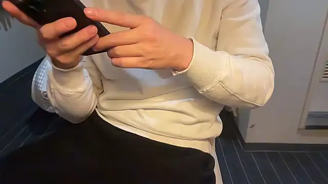 atom0407 online show from December 3, 2:37 pm