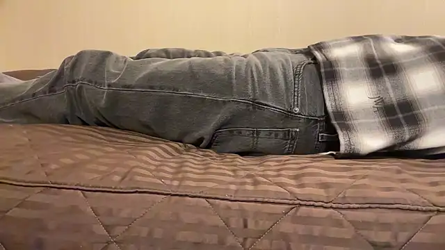 atom0407 online show from March 25, 4:57 pm