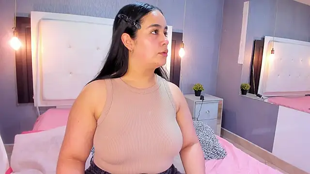 Snapshot of emma_lye chatting on February 26, 9:14 pm emma lye online show from February 26, 9:14 pm