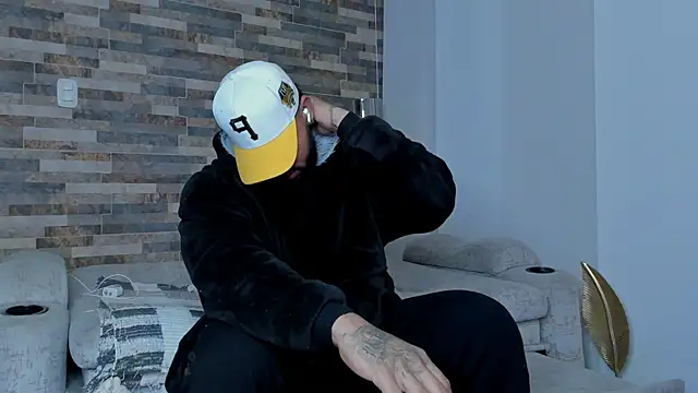 Snapshot of zaiin_diesel chatting on March 12, 11:31 am zaiin diesel online show from March 12, 11:31 am