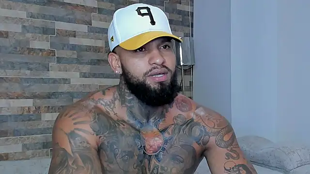 Snapshot of zaiin_diesel chatting on March 18, 1:53 am zaiin diesel online show from March 18, 1:53 am