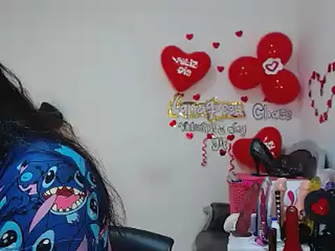 lanaqueen699 online show from February 18, 6:15 pm