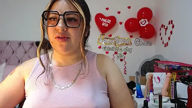 lanaqueen699 online show from February 26, 6:32 pm